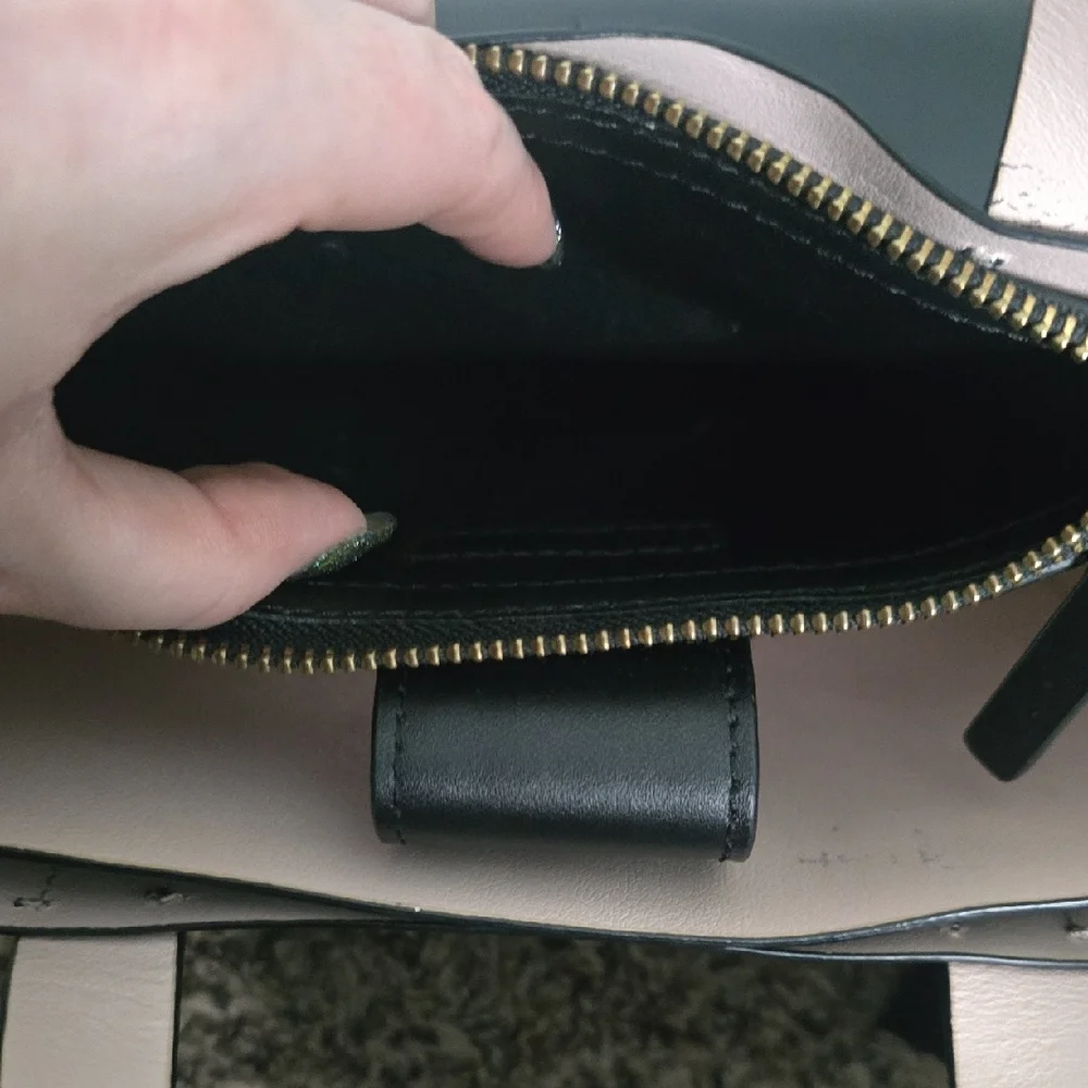 Kate Spade ♠️ Black & Baby Pink Leather Small/Med Satchel W/ Key Holder (EUC)✨